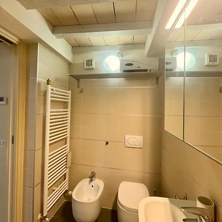 Niki O. Apartment Parma