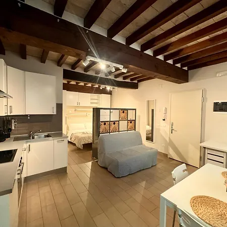 Niki O. Apartment Parma