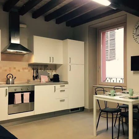 Niki O. Apartment *